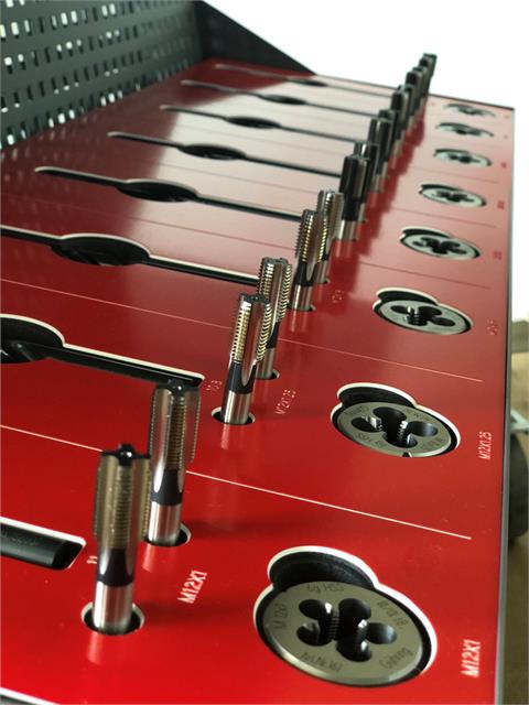 Skreddersydd hyllesystem med skråhyller